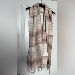 Abercrombie and fitch cream, gray and pink chunky scarf  fall autumn soft fringe